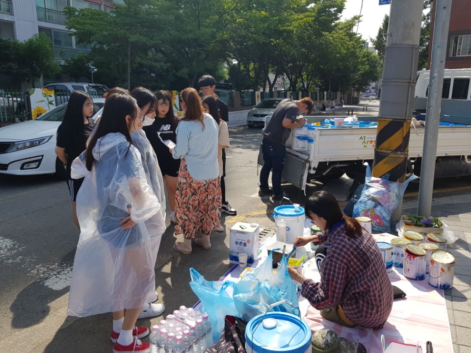 먹자골 활성화를 위한 벽화그리기