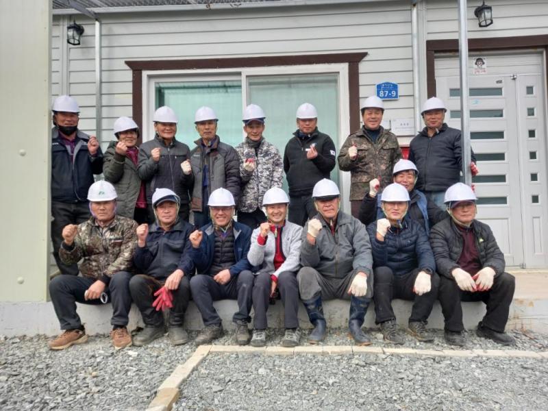 취약계층 가정에 비가림막을 설치