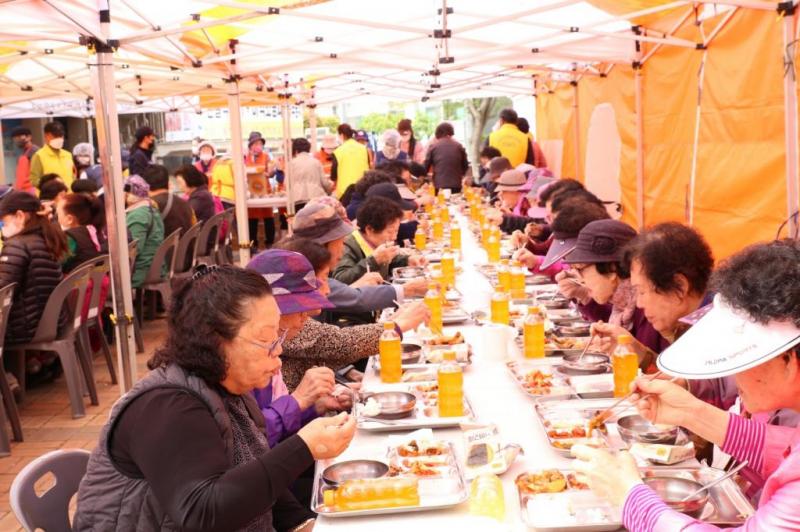 따뜻한 밥차 급식 봉사