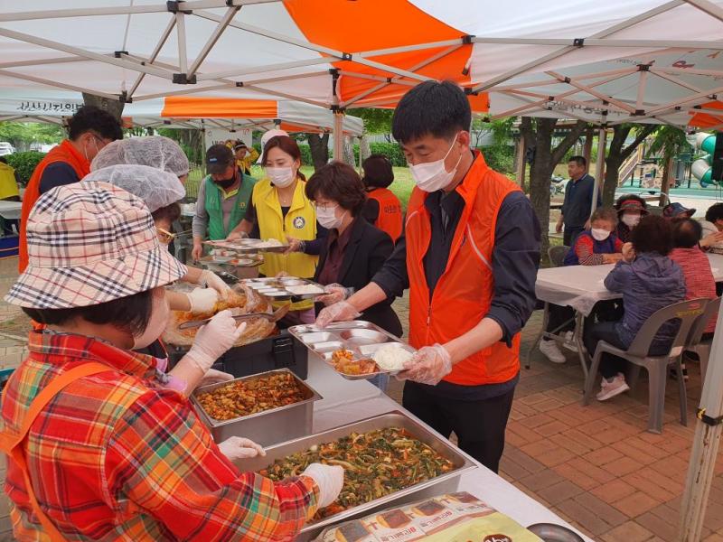 따뜻한 밥차 급식봉사