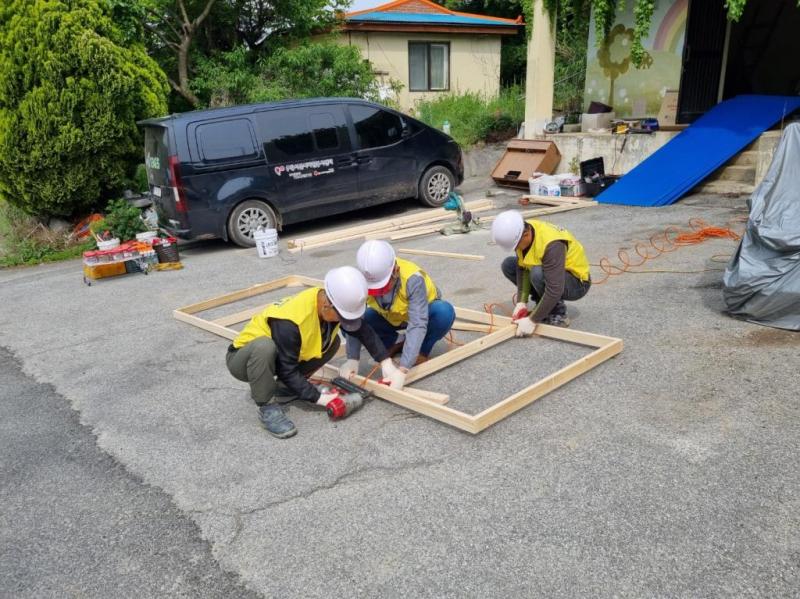 운산면 취약계층 지붕 처마 및 물받이 교체 봉사